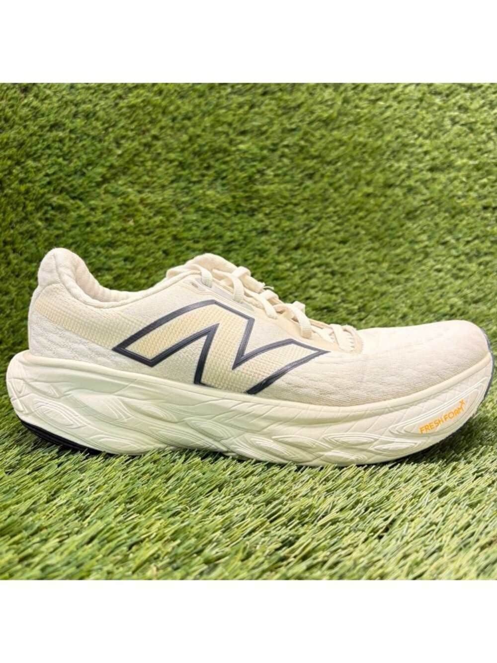 New Balance Fresh Foam X 1080v14 Womens Size 9.5 Cream Running Shoes Sneakers